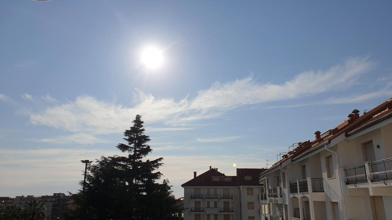 Condominio Ariazzurra S. Bart. San Bartolomeo Al Mare Εξωτερικό φωτογραφία