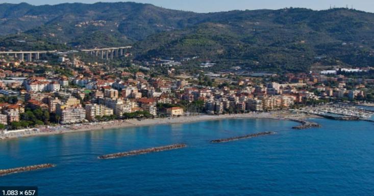 Condominio Ariazzurra S. Bart. San Bartolomeo Al Mare Εξωτερικό φωτογραφία