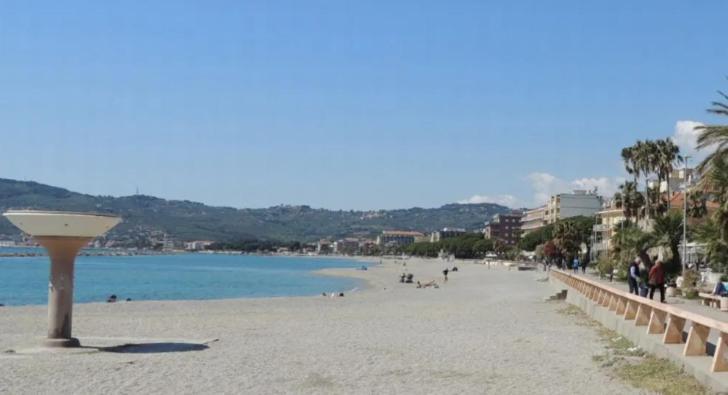 Condominio Ariazzurra S. Bart. San Bartolomeo Al Mare Εξωτερικό φωτογραφία