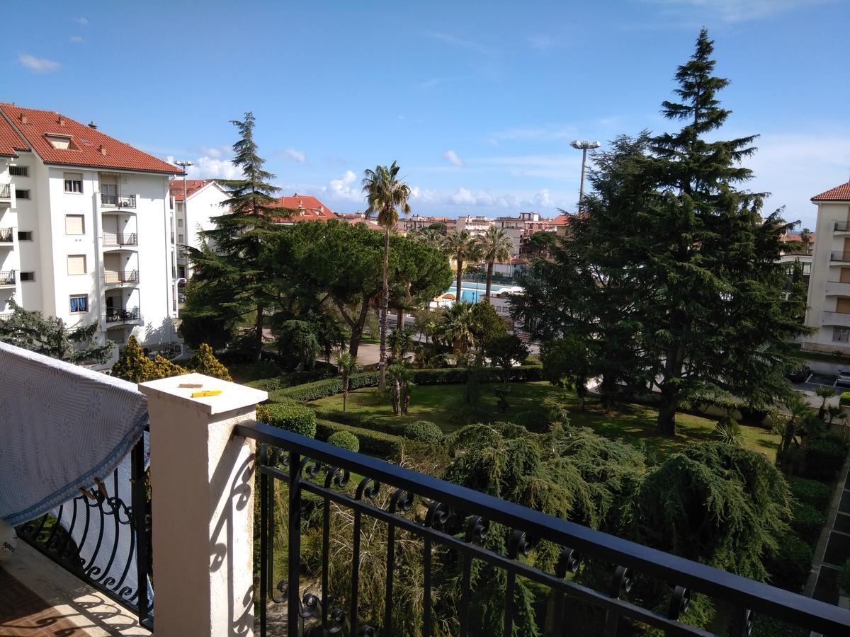 Condominio Ariazzurra S. Bart. San Bartolomeo Al Mare Εξωτερικό φωτογραφία